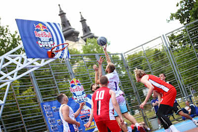 Кваліфікація Red Bull Half Court у Львові зібрала понад 50 команд.