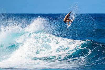 Cam Richards surfea en el Pipeline, EEUU, el 1 de diciembre de 2018.