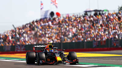 Checo Pérez durante el Gran Premio de Gran Bretaña de F1 2021, que se celebró en el Circuito de Silverstone el 18 de julio de 2021.