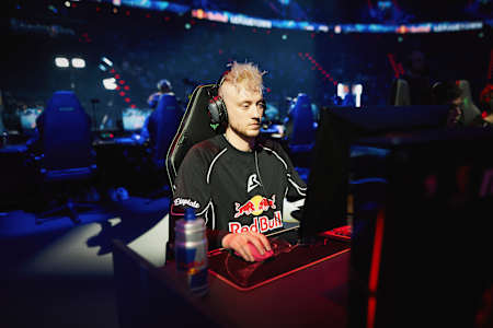 Rekkles in action for Los Ratones at Red Bull League of Its Own in Munich on November 29, 2025.
