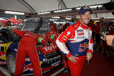 Sebastien Loeb in den Citroen-Garagen bei der Rallye Deutschland.  