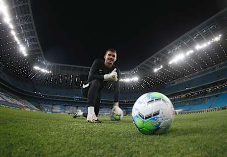 An image of Red Bull Bragantino goalkeeper, Cleiton.