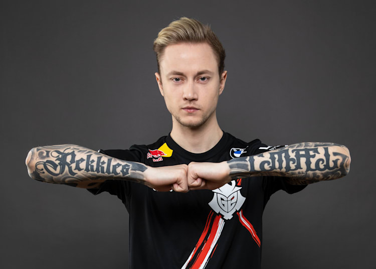 League Of Legends Pro Players Give Seraphine Lol Tips Latest professional league of legends player rekkles pro builds. league of legends pro players give