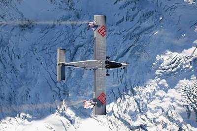 The Soul Flyers are about to enter into this plane at full speed!