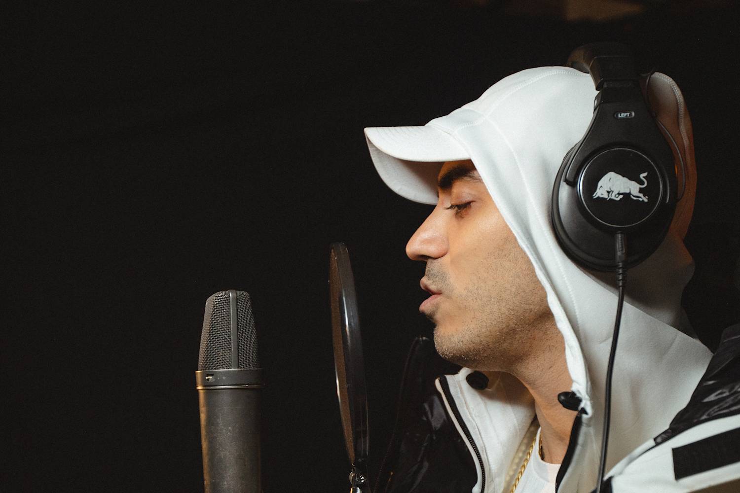 Risultato immagini per marracash 64 bars