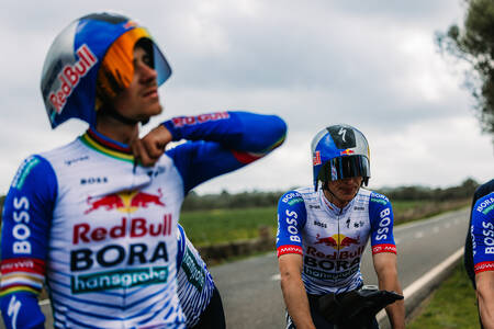 Remco Evenepoel and Florian Lipowitz during TTT training