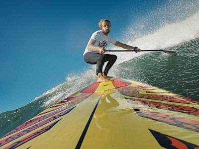 Casper Steinfath sur son SUP.