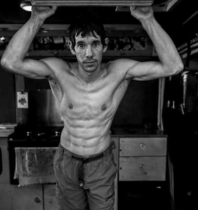 Alex Honnold karavanında antrenman