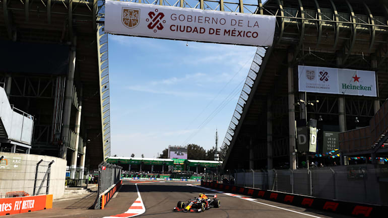 Boğalar Meksika'daki kendi yarışlarında
