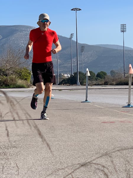 Paweł Żuk rywalizuje w Atenach w najdłuższym na świecie biegu na atestowanej trasie, 5000 km