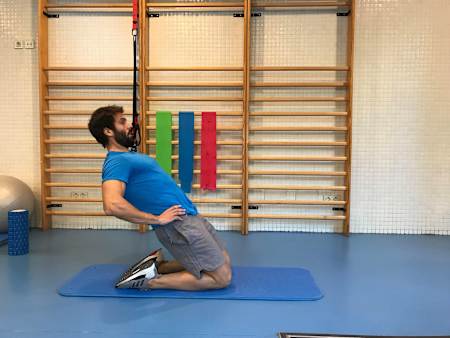 跪姿腿部伸展(步驟2)