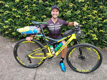 Thiago "Brou Bruto" Drews, o professor do "Brutuguês"