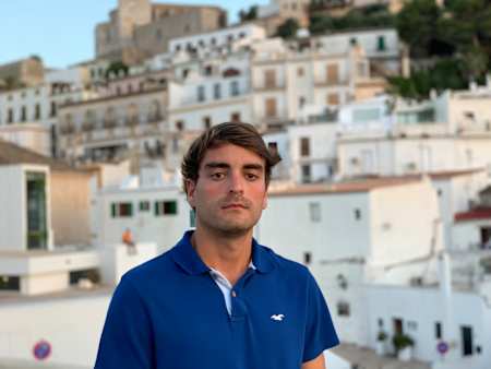 Diego Aldea comenzó organizando eventos de electrónica en Missouri (Estados Unidos) y gracias al éxito que cosechó pudo dar el salto a agente y crear su propio roster.