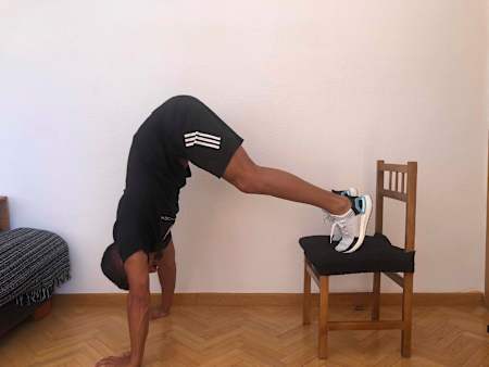 Flexión hombros con silla