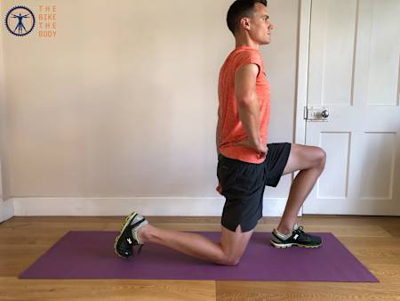 Une genou à terre, mais la tête haute