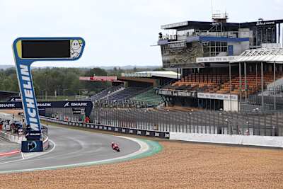 Jack Miller w drodze po zwycięstwo na Le Mans podczas wyścigu MotoGP o GP Francji 2021