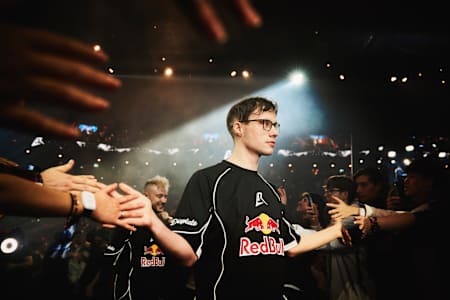 Juš 'Crownie' Marušič walks to the stage at Red Bull League of Its Own 2025 in Munich.