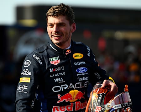Max Verstappen aus den Niederlanden vom Team Oracle Red Bull Racing blickt am 26. Juli 2026 in Budapest, Ungarn, während des F1-Grand-Prix von Ungarn auf dem Hungaroring im Parc Fermé in die Kamera.