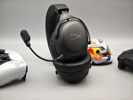 Photo montrant le casque de jeu HyperX Cloud III Wireless.