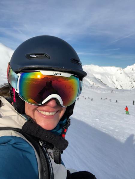 Nicki Bass poses on Les Arcs