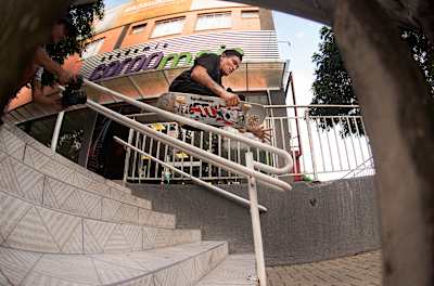 Felipe Nunes nas ruas de Curitiba