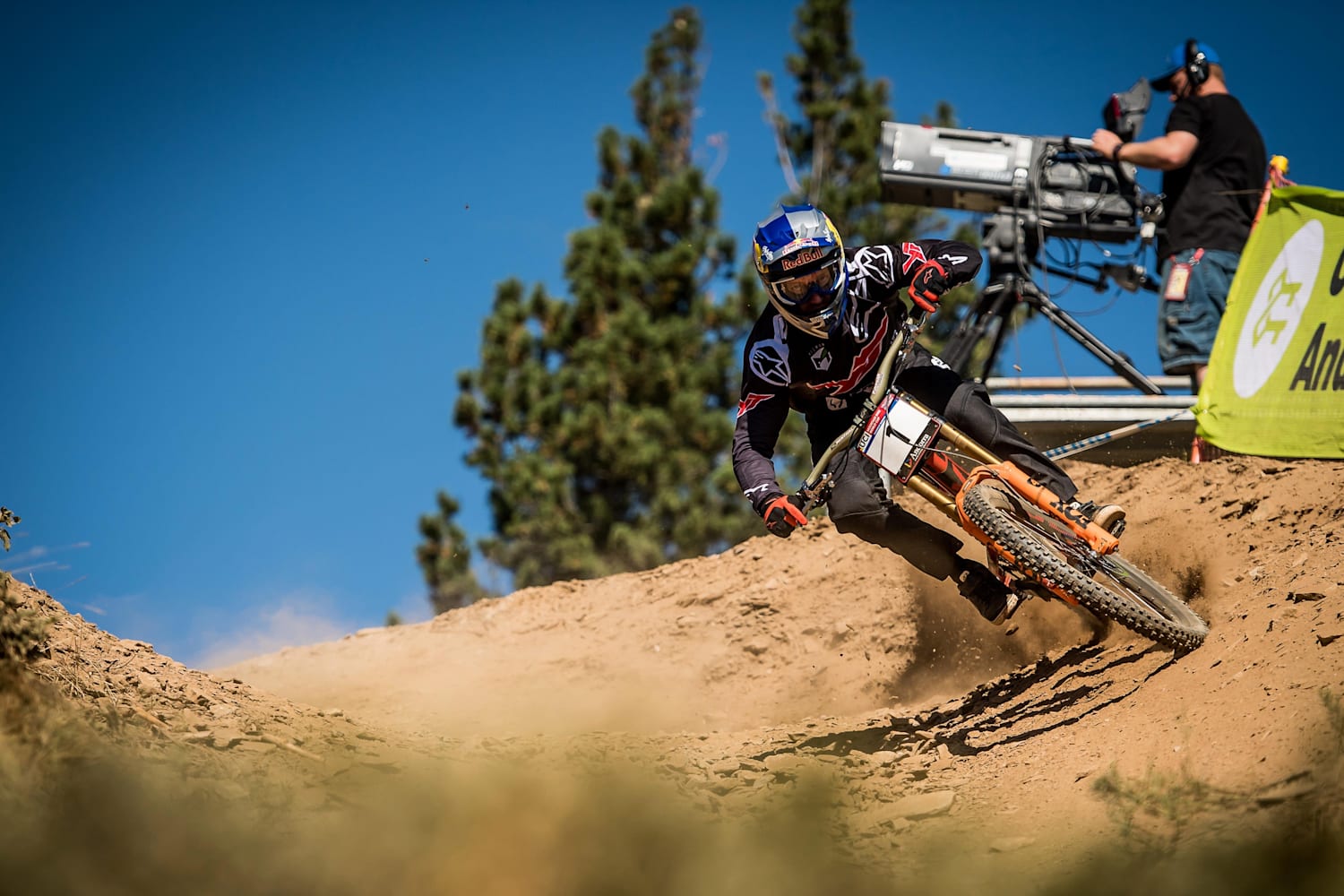 Aaron Gwin OffSeason Pt. 2 with the MTB pro *video*