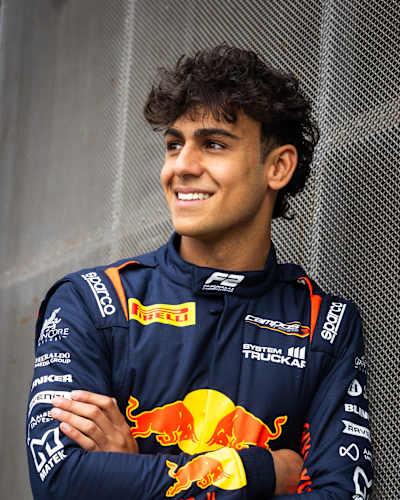 Arvid Lindblad počas prvého testu šampionátu FIA Formula 2 na okruhu Catalunya v Barcelone v Španielsku 24. - 26. februára 2025. 