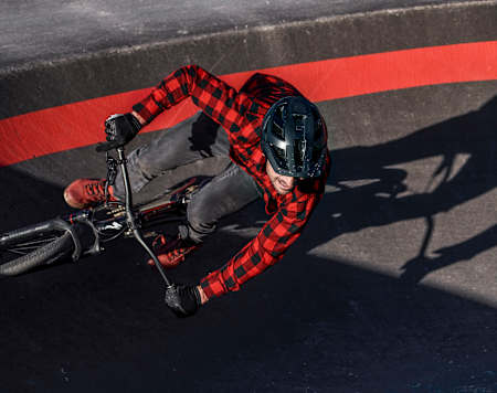 Manchmal «nur» waagrecht, manchmal sogar ein bisschen mehr. 