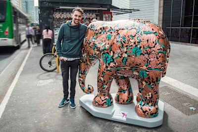 Trampo que ele fez pra Elephant Parade exposto na Av. Paulista em SP