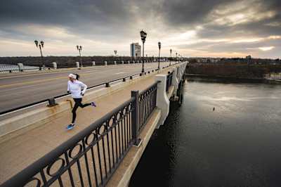 Le fractionné de haute intensité est une bonne option pour améliorer son temps sur un run de 5K.