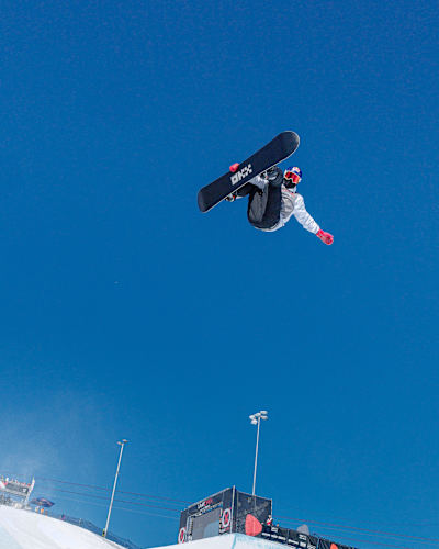 Scotty James delivered at Laax Open 2025 and defended his Snowboard Halfpipe title 