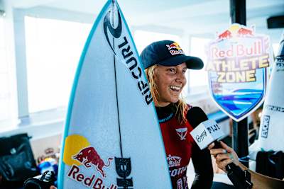 Molly Picklum talks to the media at Cloudbreak in Fiji