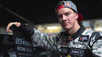 'Mad Mike' Whiddett is preparing his RADBUL Mazda MX-5 for Red Bull Drift Shifters 2014.