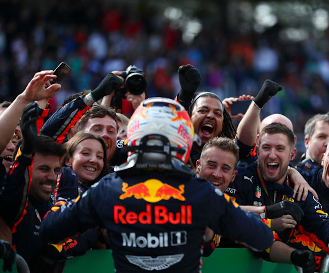 アストンマーティン レッドブル レーシングがf1ピットストップ最速記録を更新 レッドブル