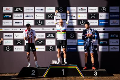 El podio de la categoría masculina del Campeonato del Mundo de XCO UCI en Mont-Sainte-Anne, Canadá, el 31 de agosto de 2019.