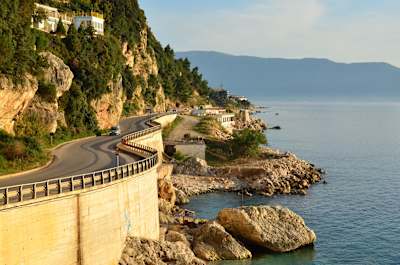 Les routes de Grèce sont dans les préférées du globe skater qui a fait le tour du monde en skate.