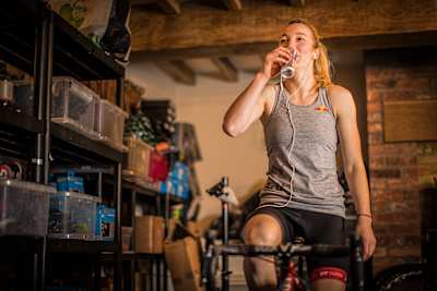 Tahnee Seagrave während des Trainings in Llangynog in Großbritannien.