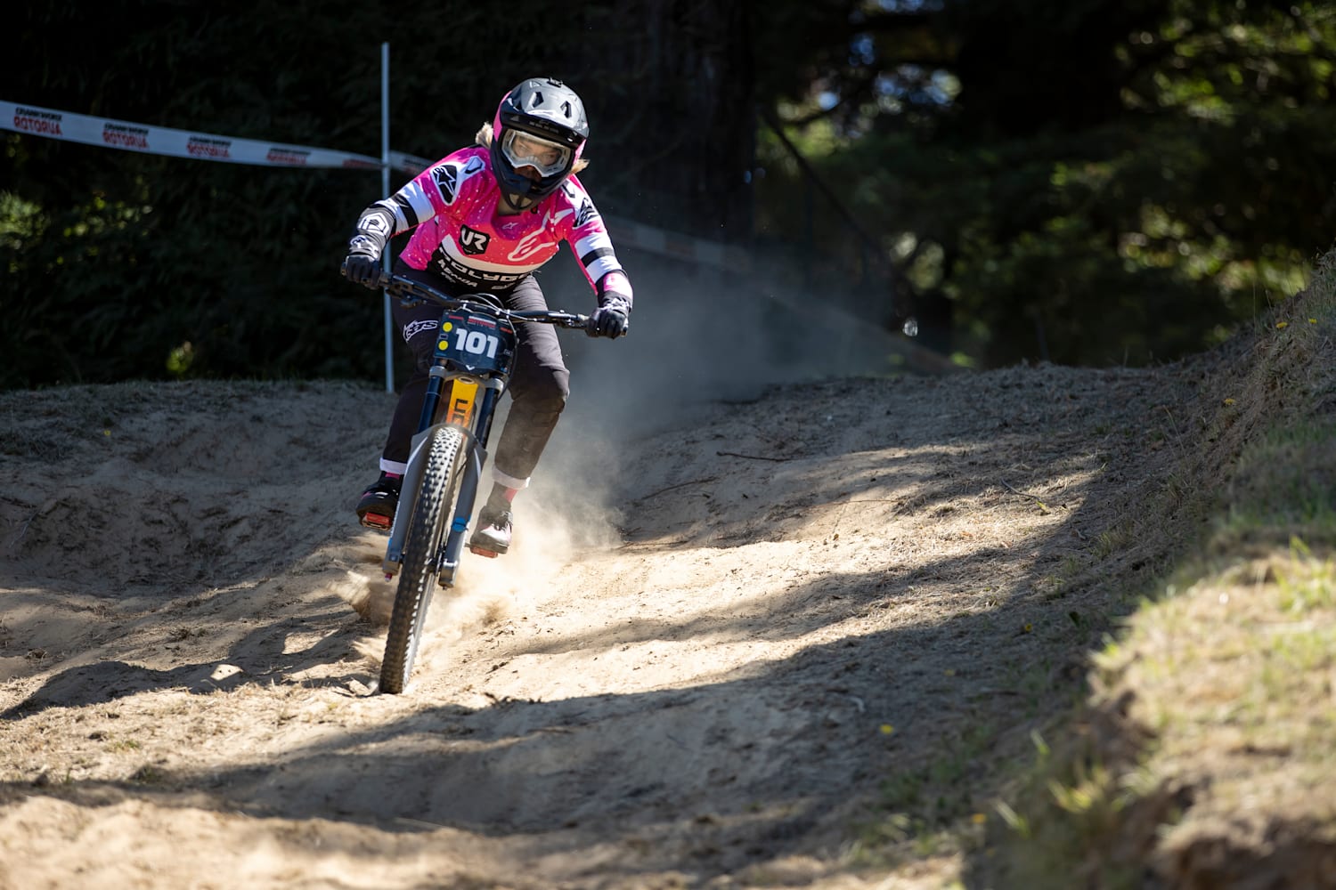 tracey hannah downhill