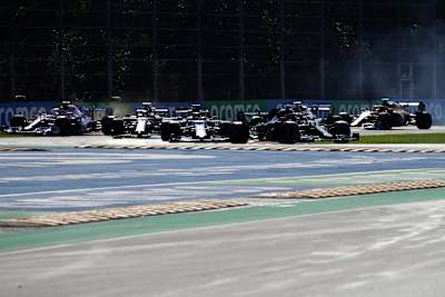 Lewis Hamilton davanti a Pierre Gasly nel GP d'Italia 2020