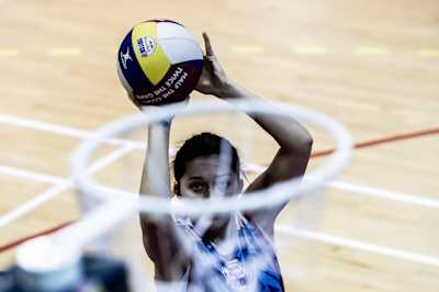 Player concentrates on her shot during Red Bull Switch Up 2018 in London