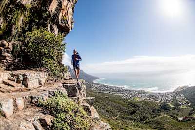Ryan Sandes court lors d'un entraînement avant le Red Bull Lion Heart au Cap, en Afrique du Sud, le 4 octobre 2017.