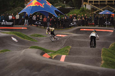 Helena Sund (1st) vs Alma Wiggberg (2nd) at the Red Bull UCI Pumptrack WC Qualifiers in Åre, Sweden.