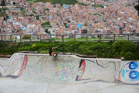 Sam Narvaez na pista DIY Pura Pura DIY em La Paz, Bolívia.