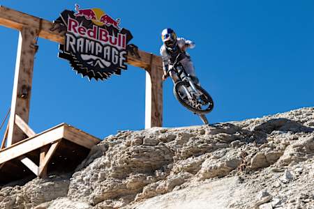 American freerider Hannah Bergemann starts her Red Bull Rampage run in 2025. 