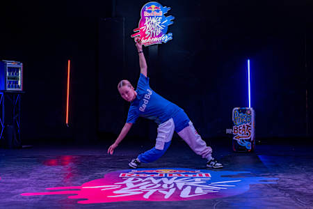 Dassy Lee tanzt beim Red Bull Dance Your Style Workshop.