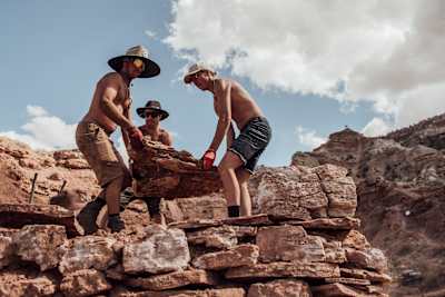 Jaxson Riddle visto no Red Bull Rampage em Virgin, Utah, EUA, em 15 de outubro de 2021.