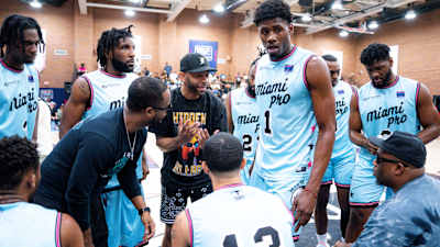 Miami Pro League teammates huddle up to talk strategy