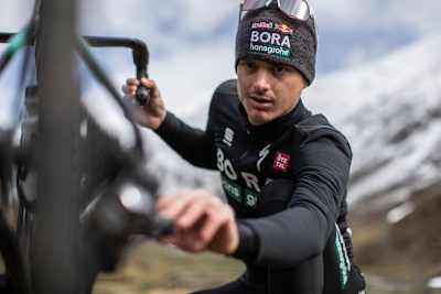 愛車のチェックも欠かさずに