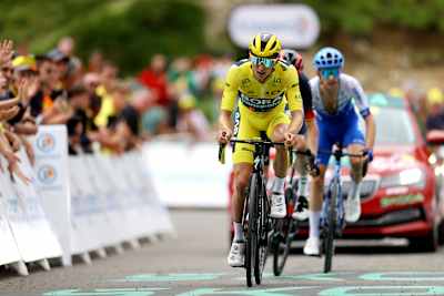 Jai Hindley in the yellow jersey at the 2023 Tour de France