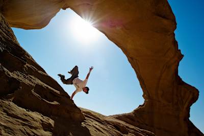 Ryan Doyle performing at the desert Wadi Rum.